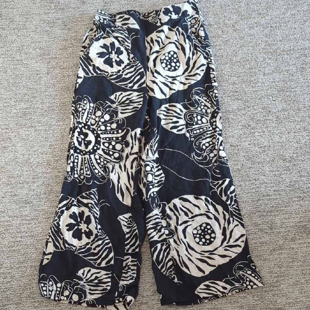 Floral Black and White Women's Pants